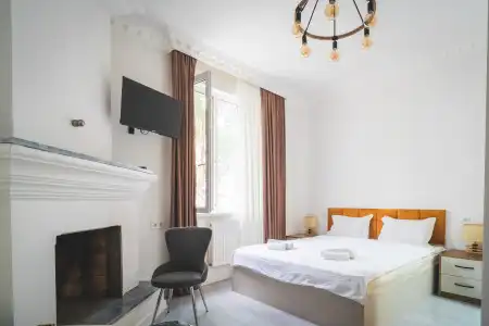 White House Mini-Hotel - 40