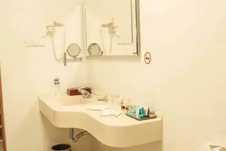 Gloria Business - 137