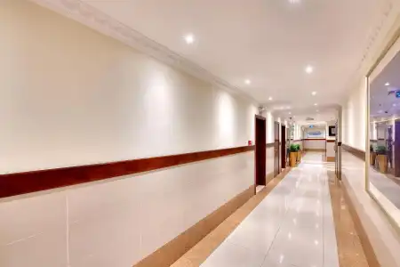 Pearl Marina Apartments LLC - 5