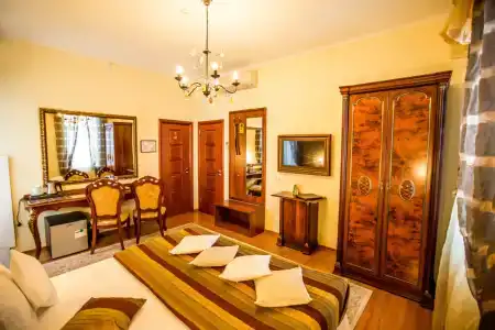 13 Chairs Guest house - 10
