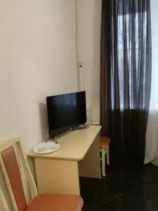 Inn - 8