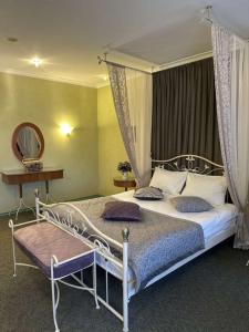 La Vie De Chateau - 272