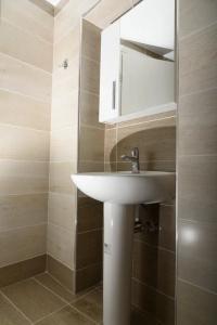 Theasis Athens - 90