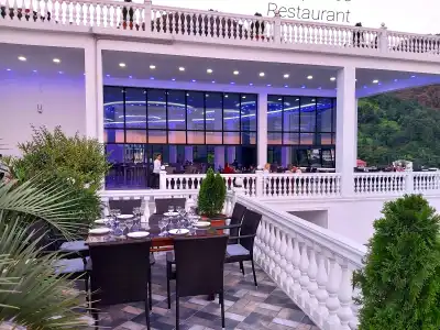 Zura Palace - 8