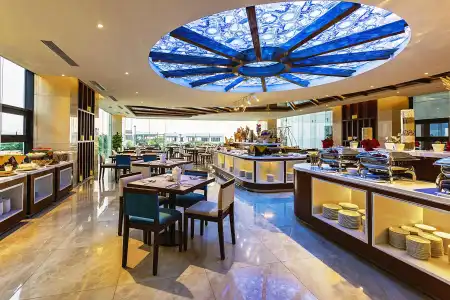 Maximilan Danang Beach - 40