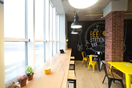 Bee Station - Hostel - 3