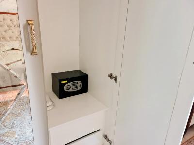 Sofia Boutique 9 - 176