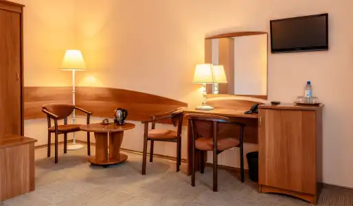 Cronwell Nika Centr - 67