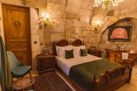 Solo Cave Suites - 1