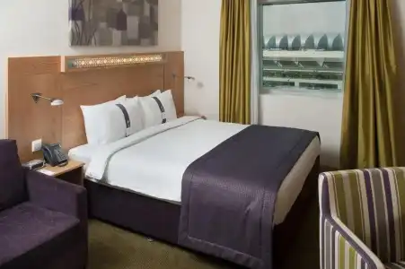 Holiday Inn Express Airport, an IHG - 23