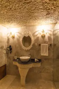 Solo Cave Suites - 108