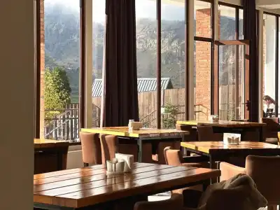 Mount Inn Kazbegi - 12