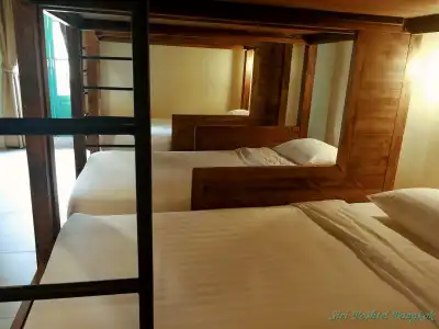 Siri Poshtel Bangkok Hostel - 11