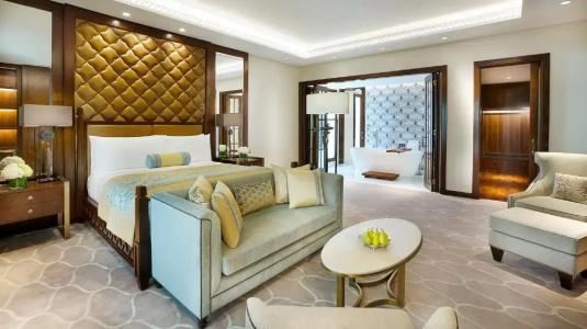 The Ritz-Carlton, - 3