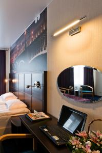 Охтинская - 113