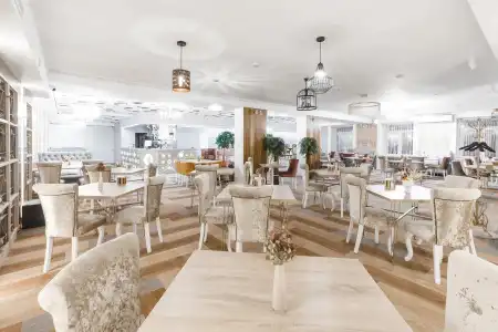 Kamarooms Business & Spa - 28