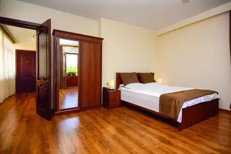 British House - 51