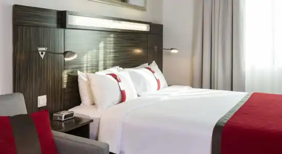 Holiday Inn Express Internet City, an IHG - 11