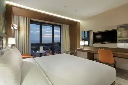 Hilton Garden Inn - 6
