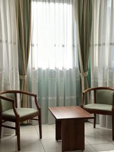 La Vie De Chateau - 220