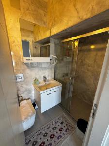 Airport Guest House - 14