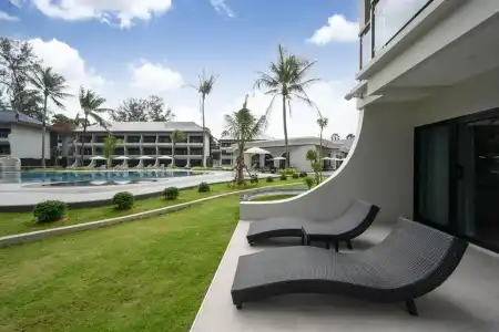 Amora Beach Resort Phuket - 38