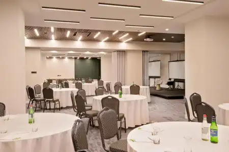 Holiday Inn - Republic Square, an IHG - 25