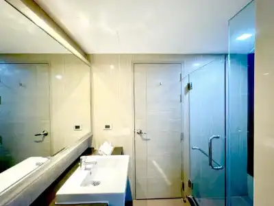 Ramada Sukhumvit Soi Eleven - 11