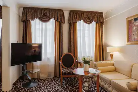 Dvor Podznoyeva Main Building - 75