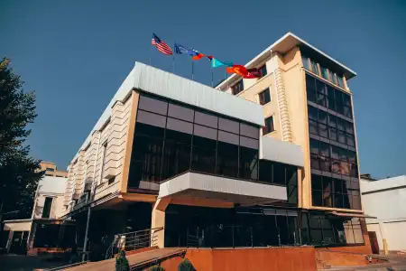 City - 1