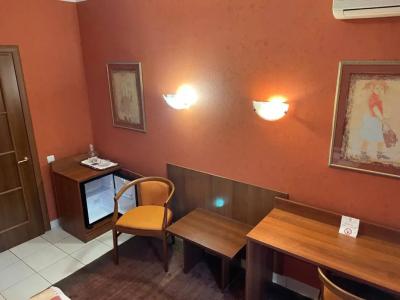 La Vie De Chateau - 122