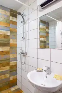 Elle Living Quarters - 14