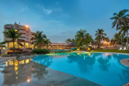 Crowne Plaza Resort Salalah by IHG - 3