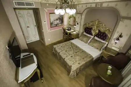 Empire Suite - 6