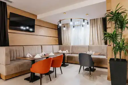 Ramada by Wyndham - 35
