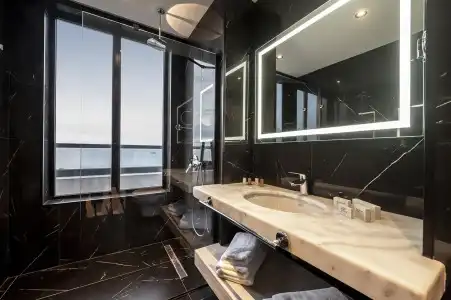The Grandeur - 67