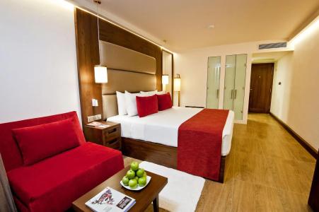 Pegasus Reef - A Beach Resort in Colombo - 19