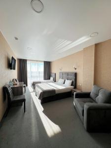 Grand Sapphire - 26