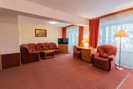 Akademicheskaya - 77