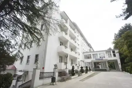 Grenada Pension - 40