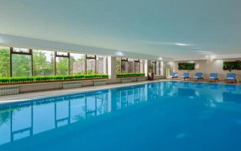 DoubleTree by Hilton - 9