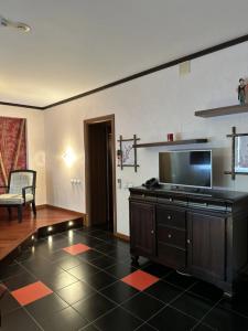 La Vie De Chateau - 198