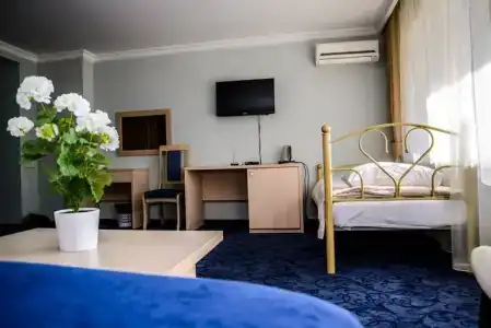 Gostinichno-Restorannyij Kompleks ZIHIYa - 57