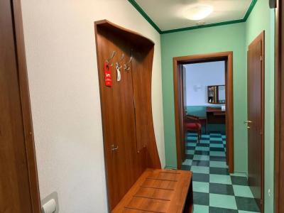 La Vie De Chateau - 166