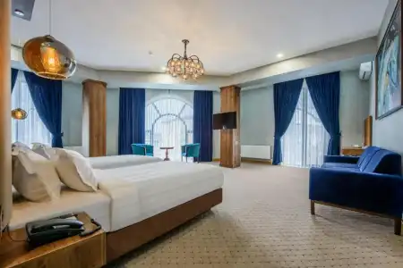 Corner Tashkent - 41