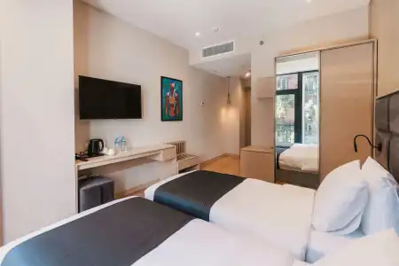 Monday by Dnt Group - 65