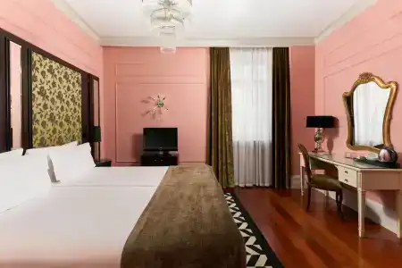 DOM Boutique by Authentics - 51