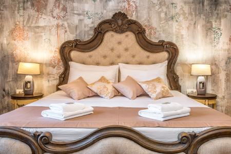 Plaza Marchi Old Town - Mag Quaint & Elegant Boutiques - 72