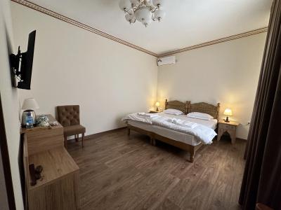 Old Bukhara Boutique - 8