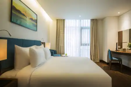 Maximilan Danang Beach - 17